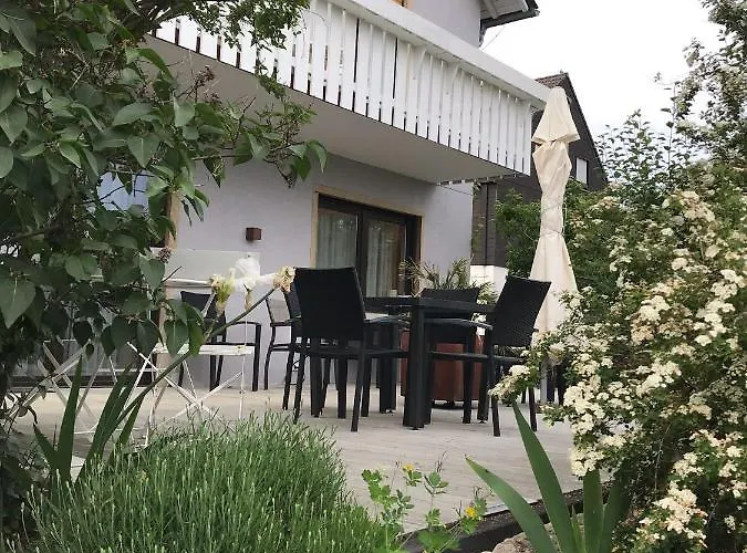 Pensionat Gaestehaus Elisabeth Weisenheim am Sand